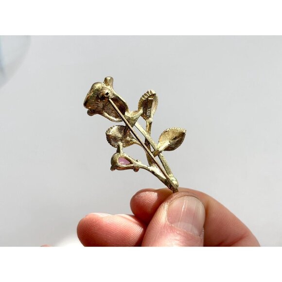 Avon Gold Rosebud Vintage Lavender Rhinestone Accented Gold T Floral Brooch - Picture 5 of 10